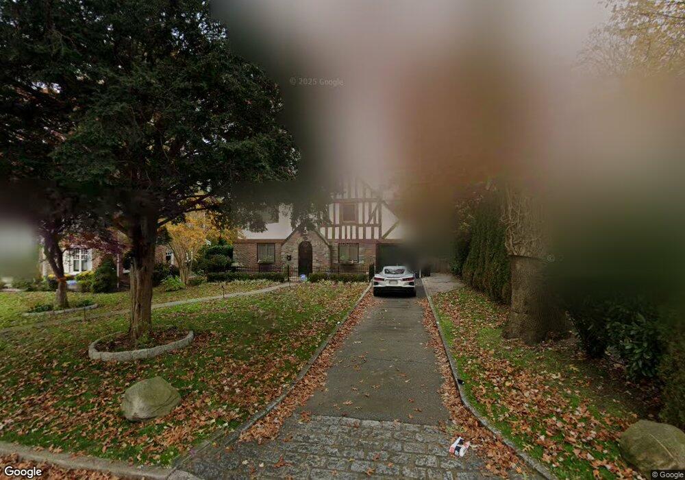 127 Andrew Rd, Manhasset, NY 11030 - photo 1