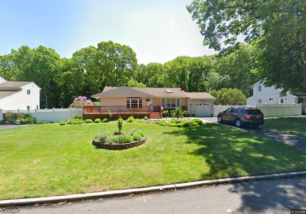 31 Autumn Dr, Hauppauge, NY 11788 - photo 1