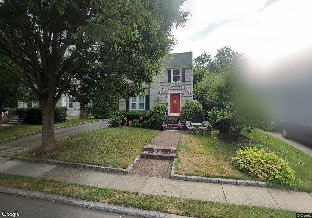 198 Bromleigh Rd, Garden City, NY 11530 - photo 1