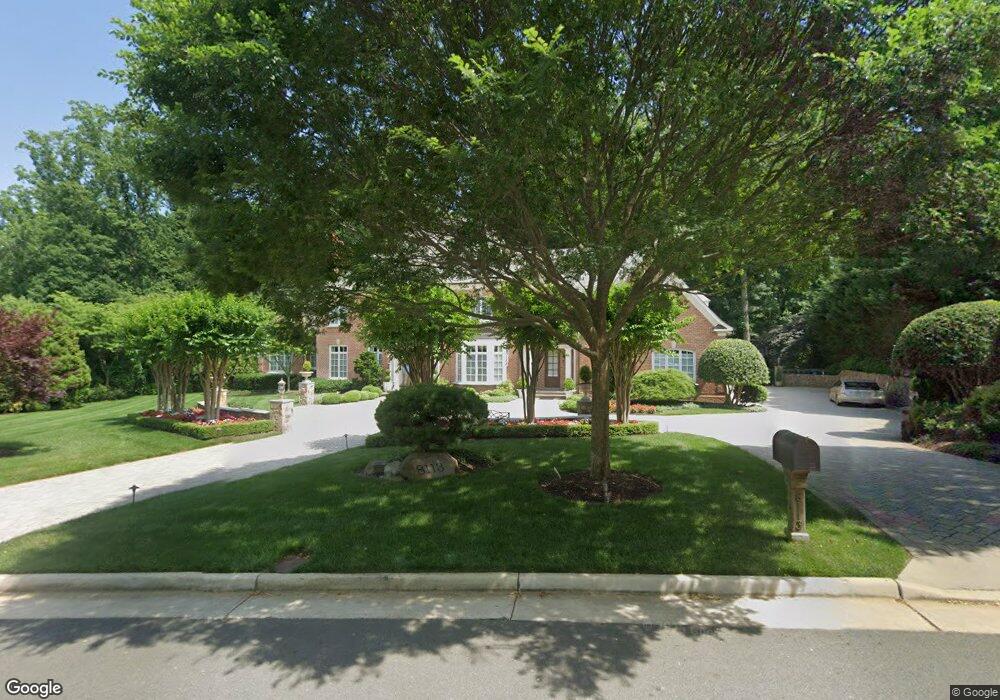 8113 Spring Hill Farm Dr, McLean, VA 22102 - photo 1