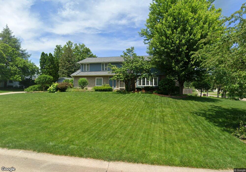 2212 Winding Hill Rd, Davenport, IA 52807 - photo 1