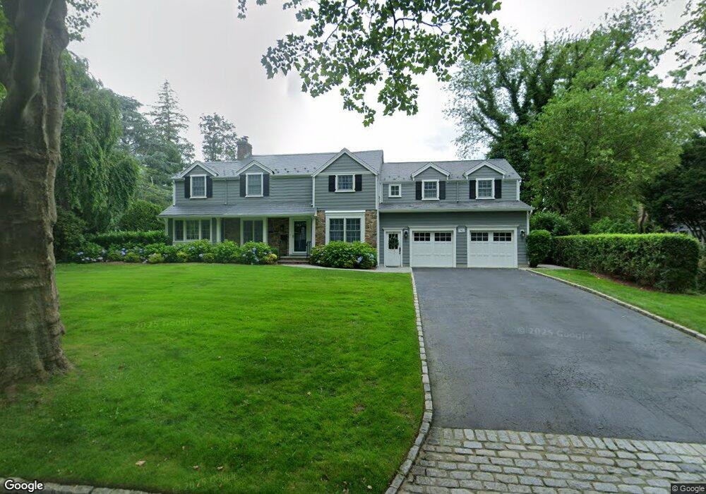 741 Park Ave, Manhasset, NY 11030 - photo 1