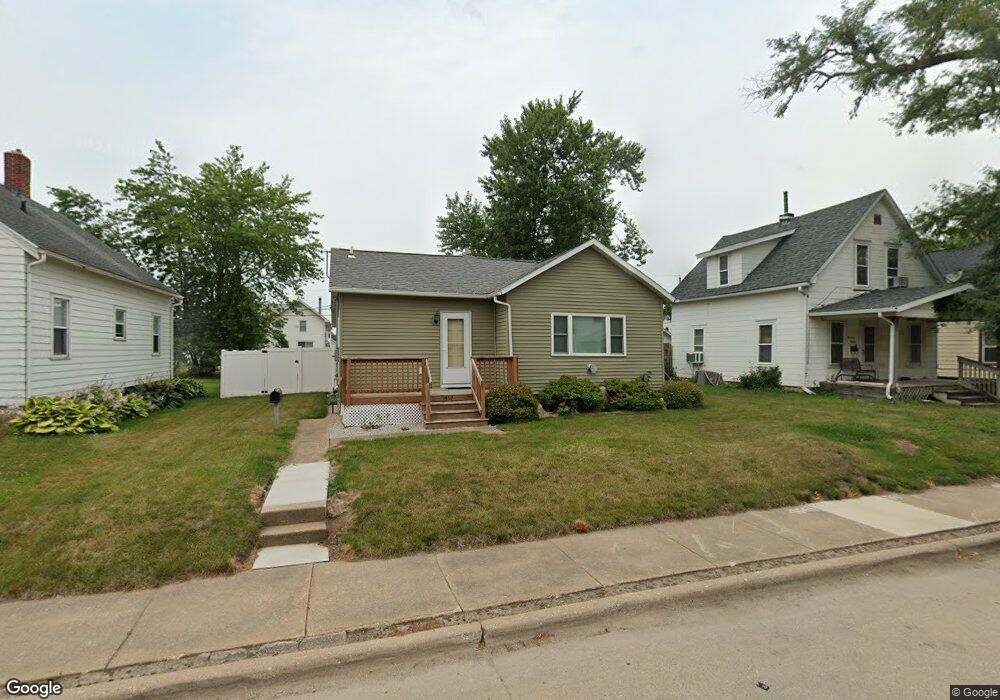 1430 M St SW, Cedar Rapids, IA 52404 - photo 1