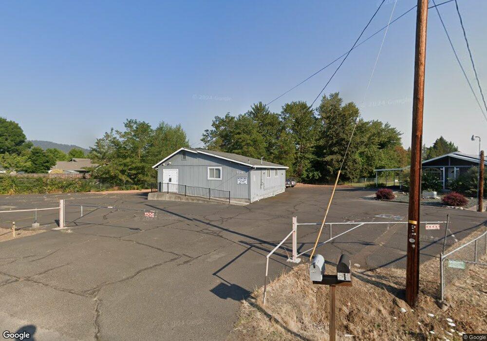 320 W Pine St, Central Point, OR 97502 - photo 1