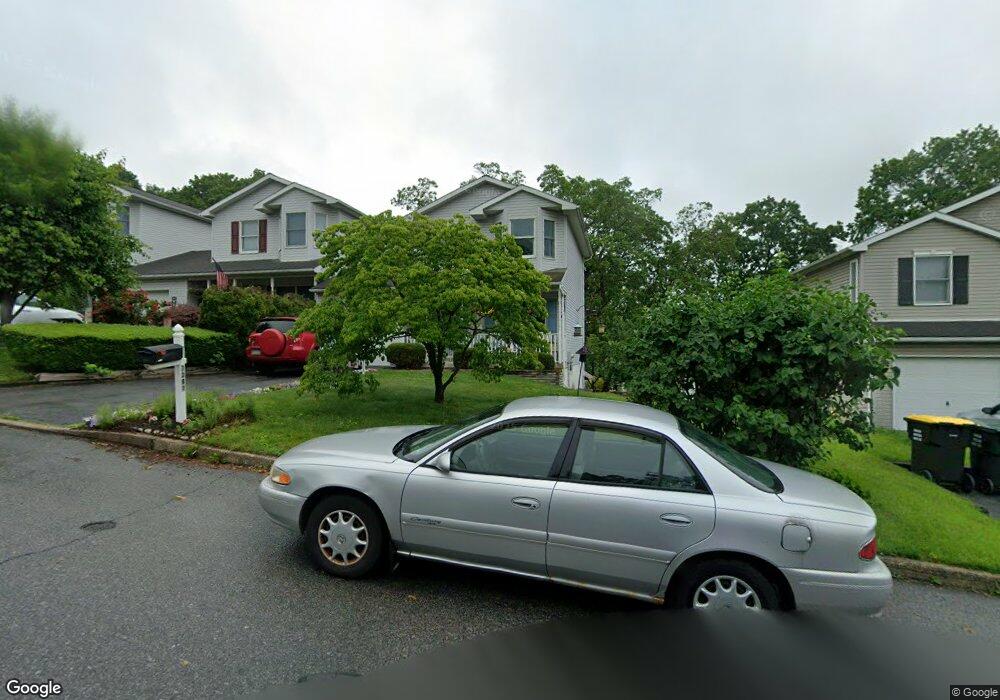 7381 E Hillcrest Ln, Slatington, PA 18080 - photo 1