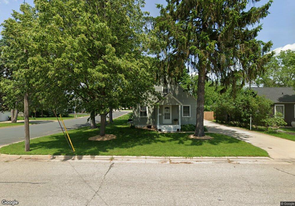 690 W 5th St, Zumbrota, MN 55992 - photo 1