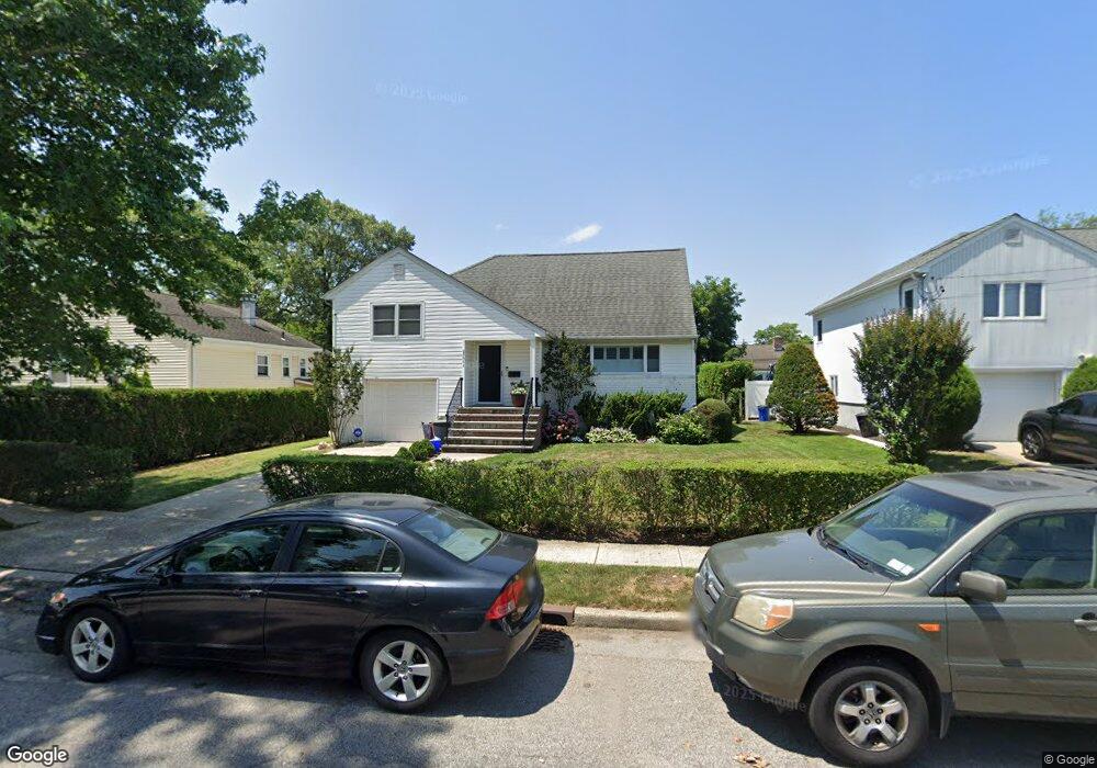 2884 Alfred Ct, Oceanside, NY 11572 - photo 1