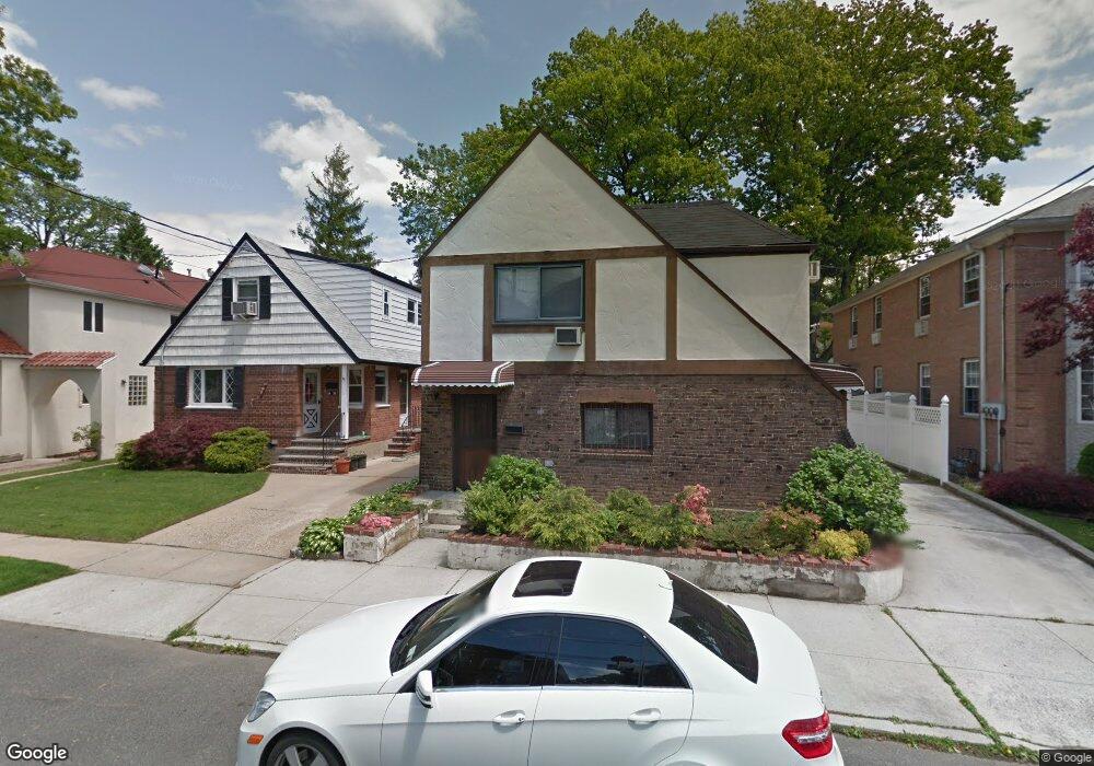 2941 164th St, Flushing, NY 11358 - photo 1