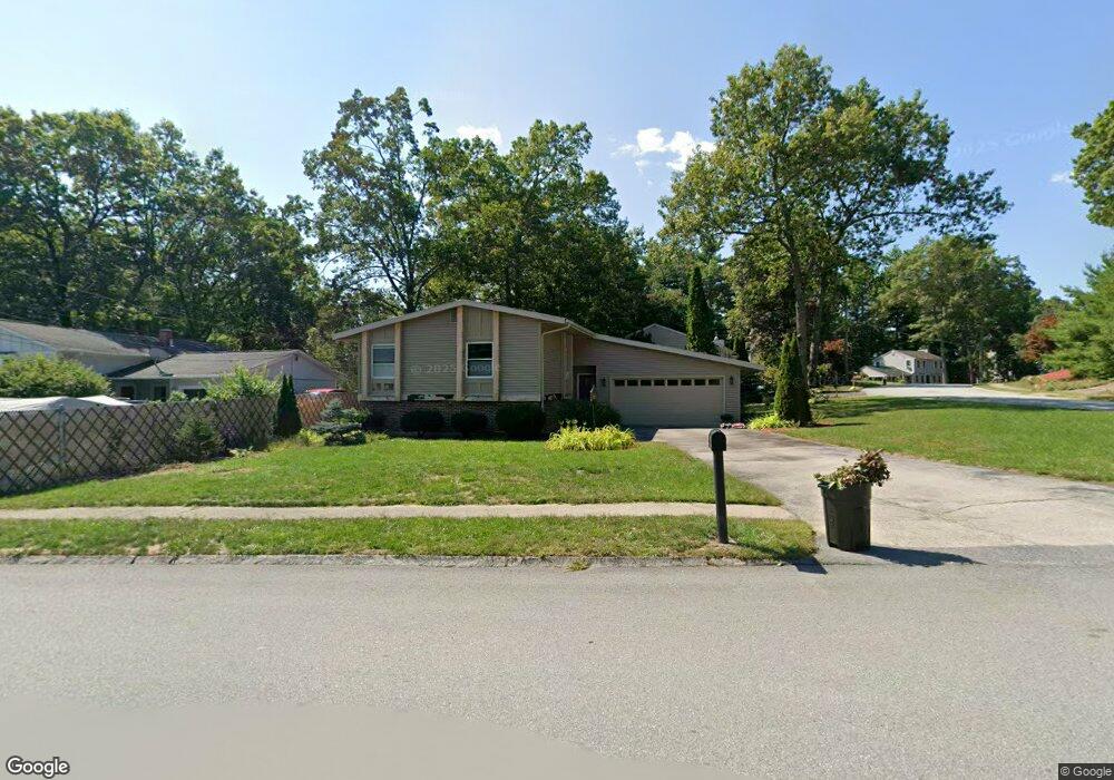 4 Friar Tuck Ln, Nashua, NH 03062 - photo 1