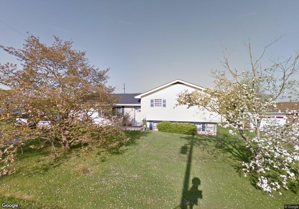 1476 W Calumet Dr, Worthington, KY 41183 - photo 1