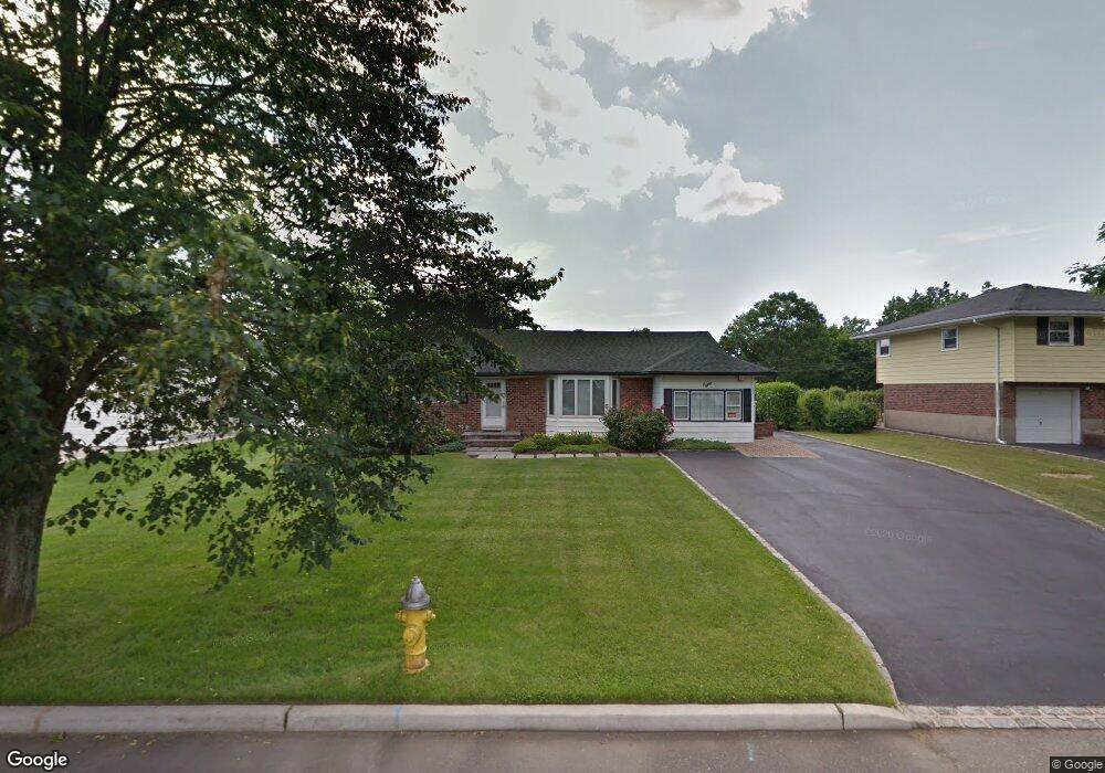 8 Walter Ct, ComMacK, NY 11725 - photo 1