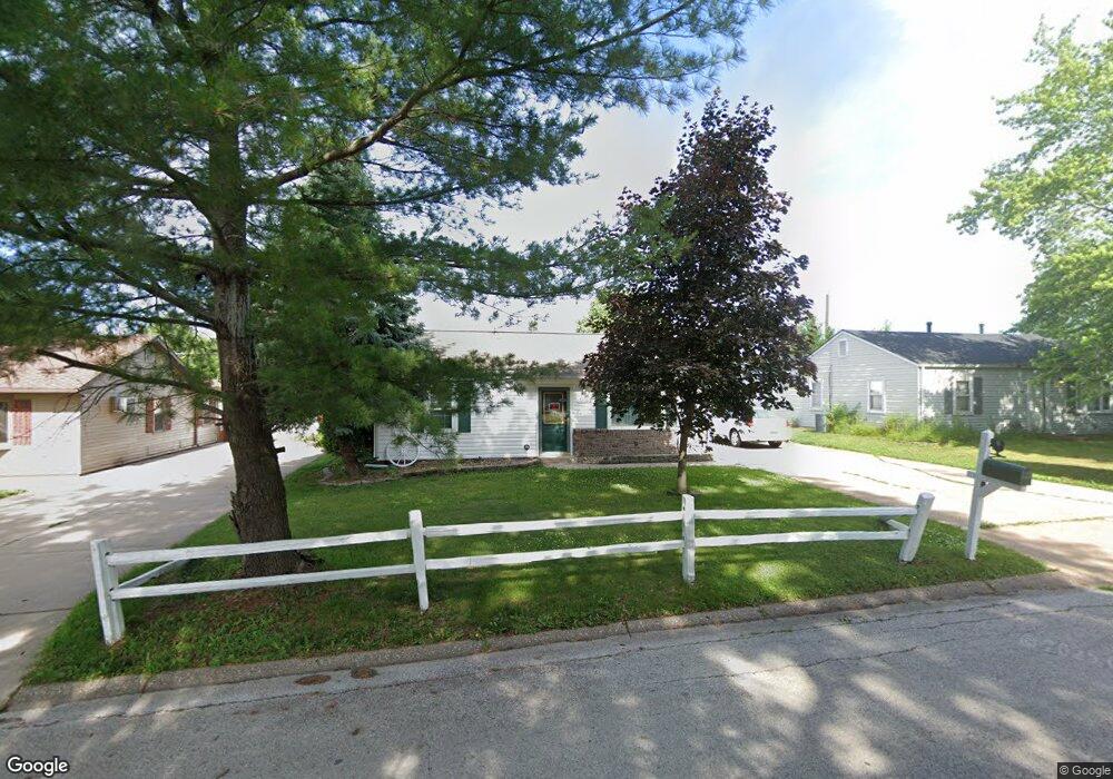 7206 N Pine St, Davenport, IA 52806 - photo 1