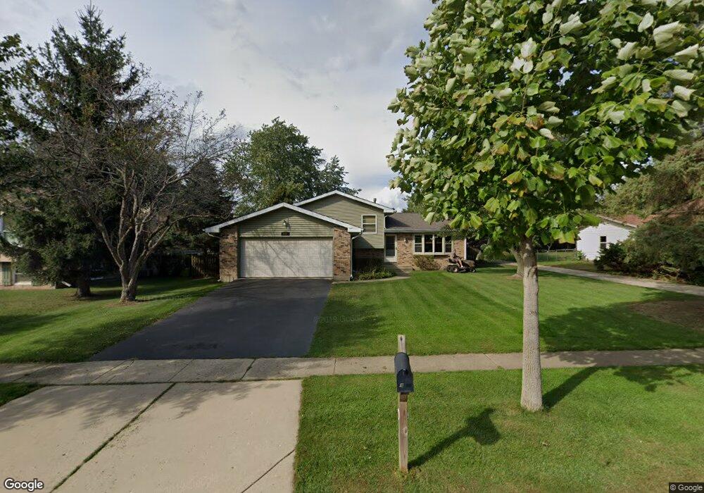 800 N Vista Dr, Algonquin, IL 60102 - photo 1