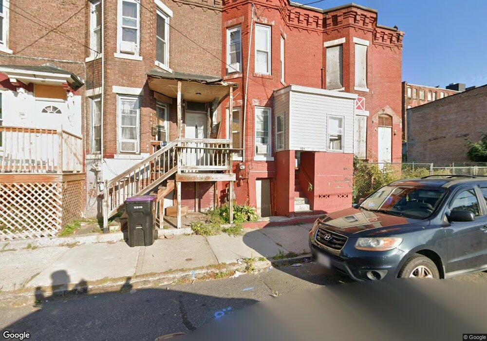 117 Newton St, Holyoke, MA 01040 - photo 1