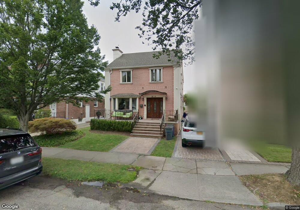 18523 80th Rd, Jamaica, NY 11432 - photo 1