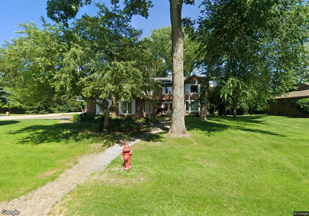 2261 Hidden Lake Dr, West Bloomfield, MI 48324 - photo 1