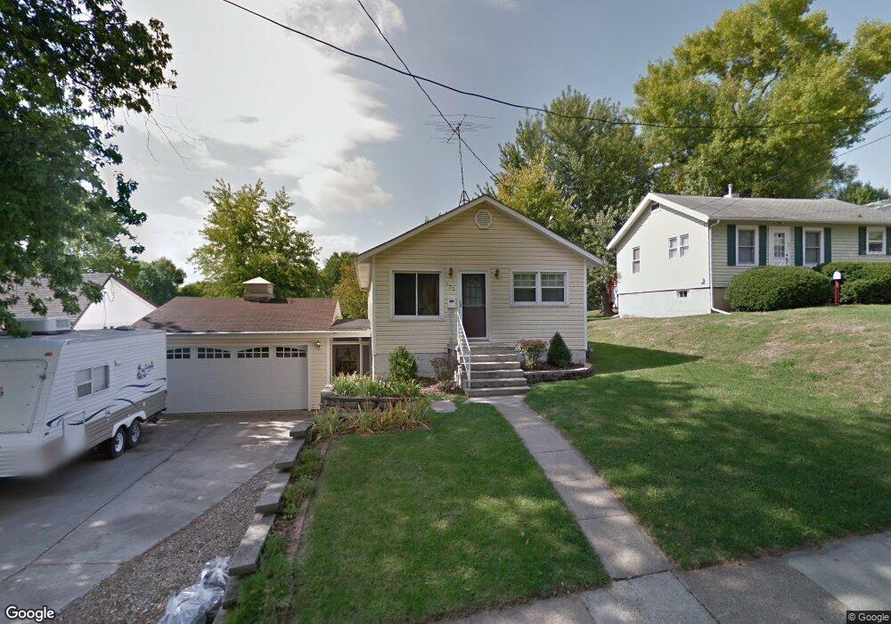 233 W 12th St S, Newton, IA 50208 - photo 1