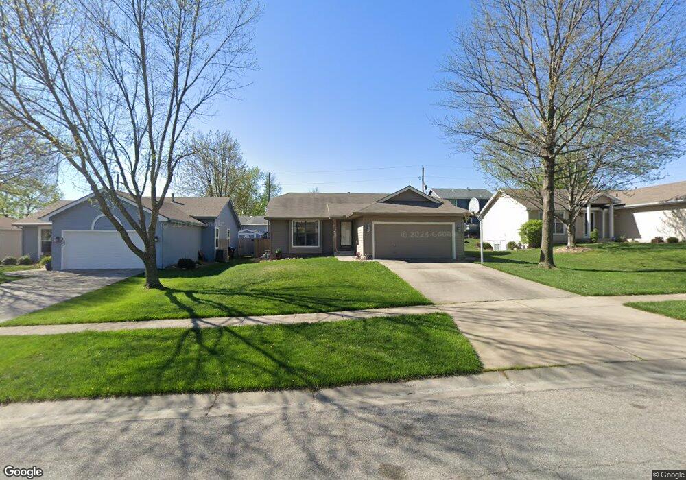 5645 SW 35th St, Topeka, KS 66614 - photo 1