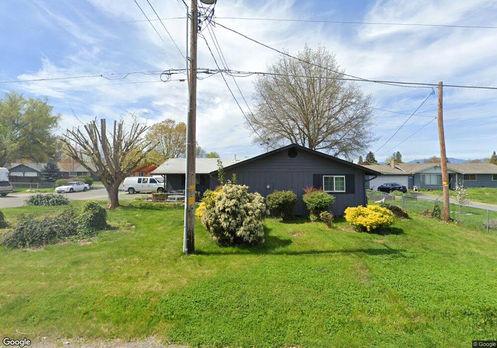 1454 Raydean Dr, Grants Pass, OR 97527 - photo 1