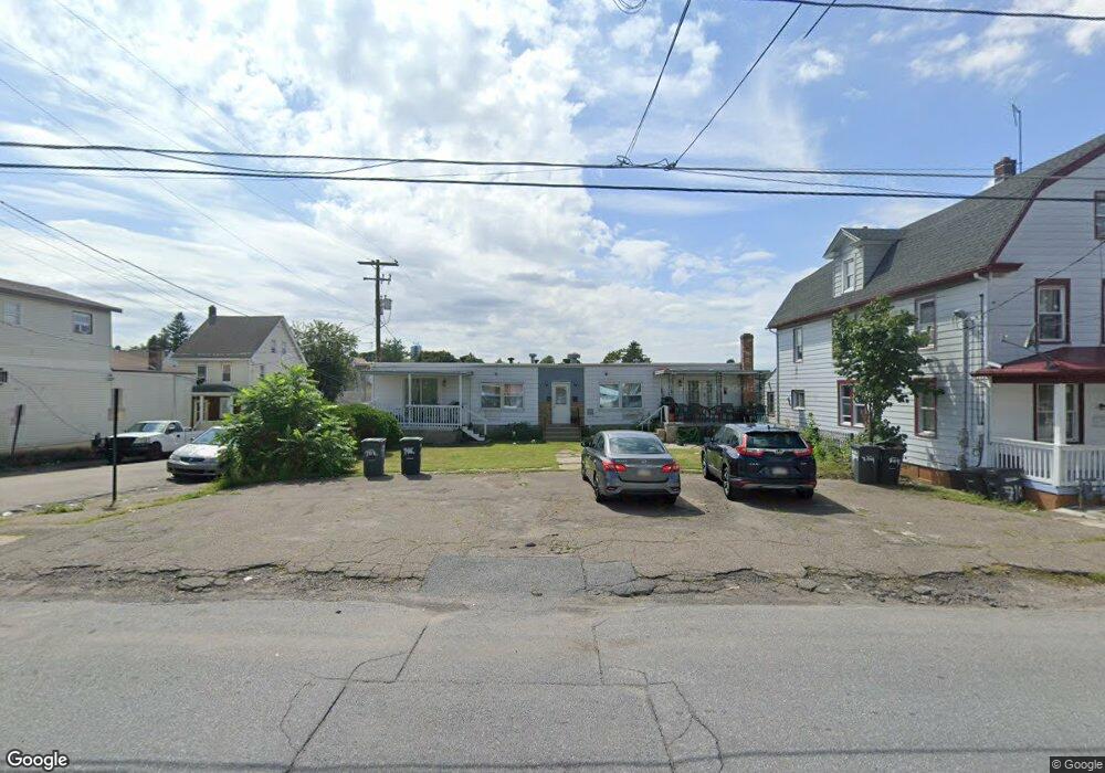 702 N Locust St, Hazleton, PA 18201 - photo 1