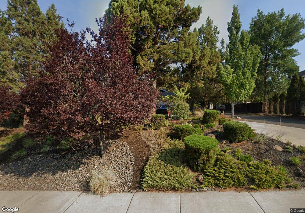 2058 NE Hollow Tree Ln, Bend, OR 97701 - photo 1