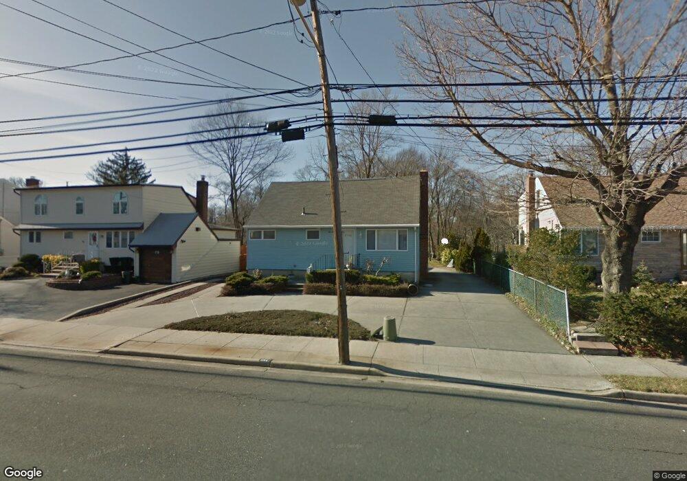 1714 Meadowbrook Rd, Merrick, NY 11566 - photo 1