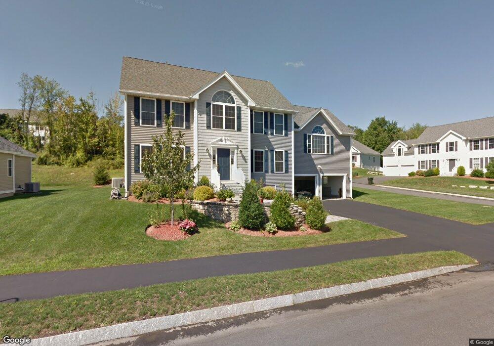 9 Sutherland Way unit U32, Nashua, NH 03062 - photo 1