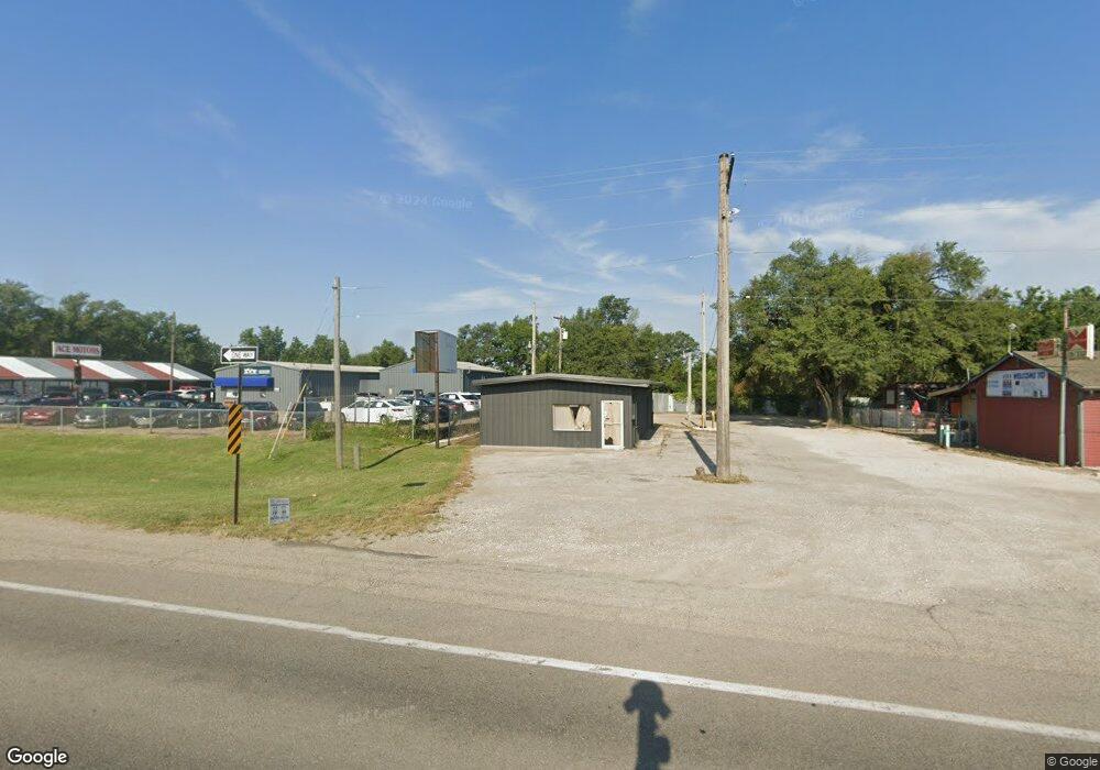 5015 SW Topeka Blvd, Topeka, KS 66609 - photo 1