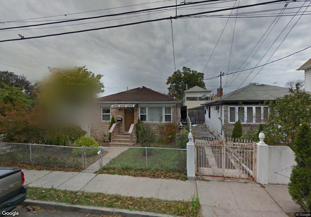 17403 127th Ave, Jamaica, NY 11434 - photo 1