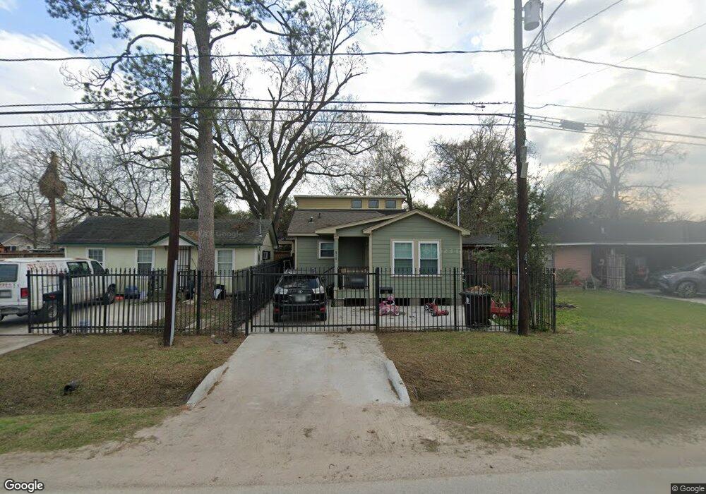 318 Bennington St, Houston, TX 77022 - photo 1