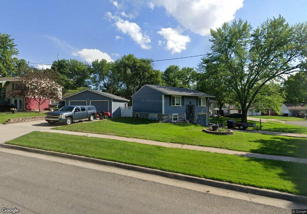 107 SE 40th St, Topeka, KS 66609 - photo 1