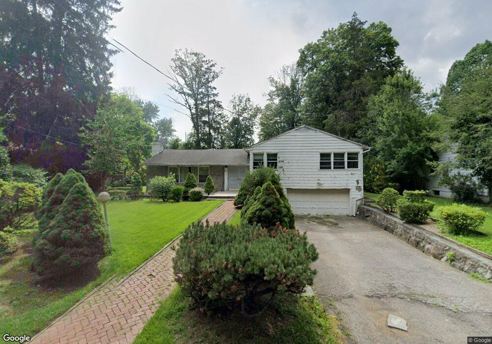 14 Spring Ln, Great Neck, NY 11024 - photo 1