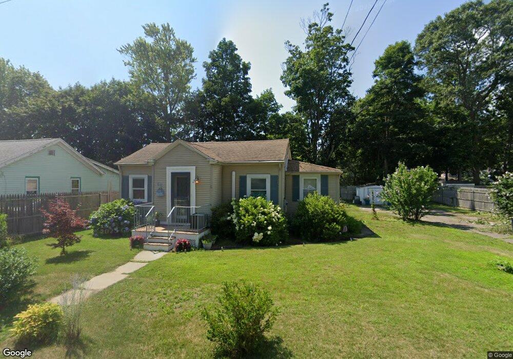 66 Kenway Ave, Warwick, RI 02889 - photo 1