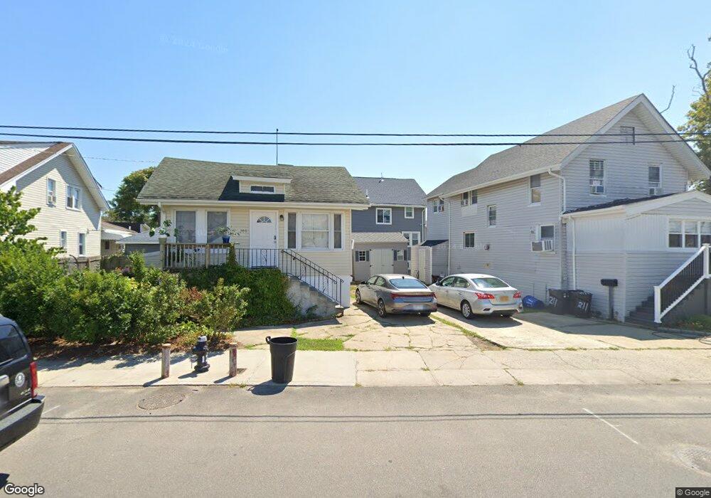 215 Seagirt Ave, Far Rockaway, NY 11691 - photo 1