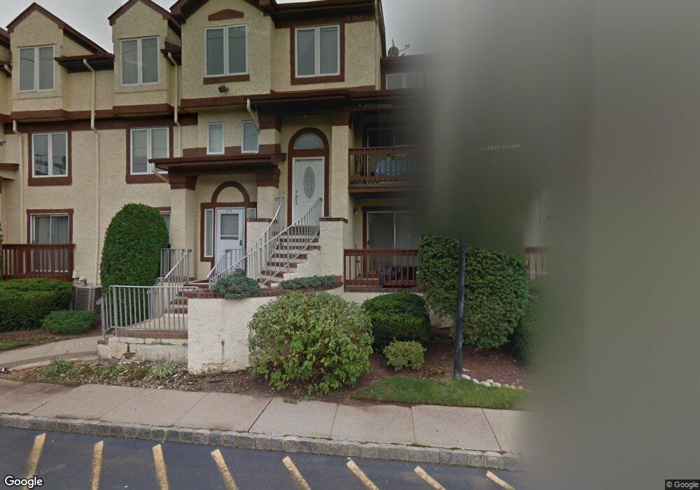 214 Michaels Ct, Woodbridge, NJ 07095 - photo 1