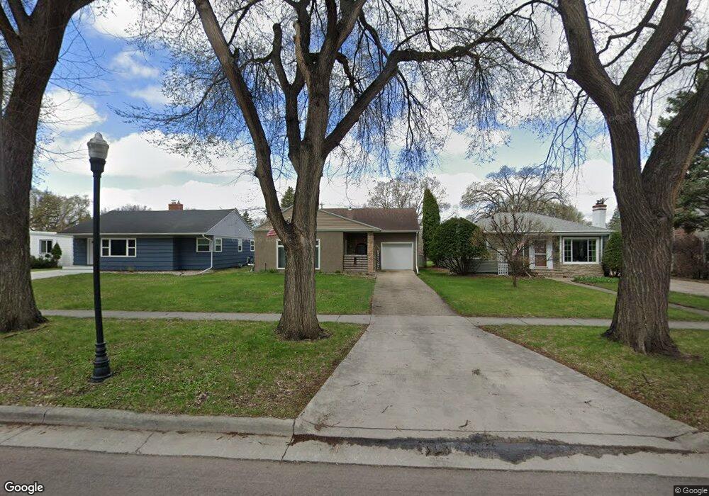 1537 10th St S, Fargo, ND 58103 - photo 1