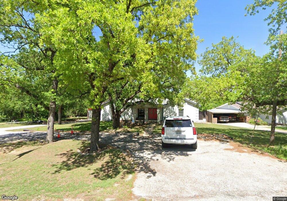 12134 N Oak Ct, Azle, TX 76020 - photo 1
