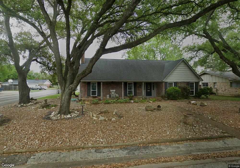 2924 Encino Ave, Bay City, TX 77414 - photo 1