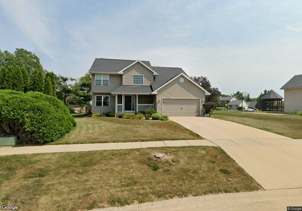 2914 Q Ave NW, Cedar Rapids, IA 52405 - photo 1