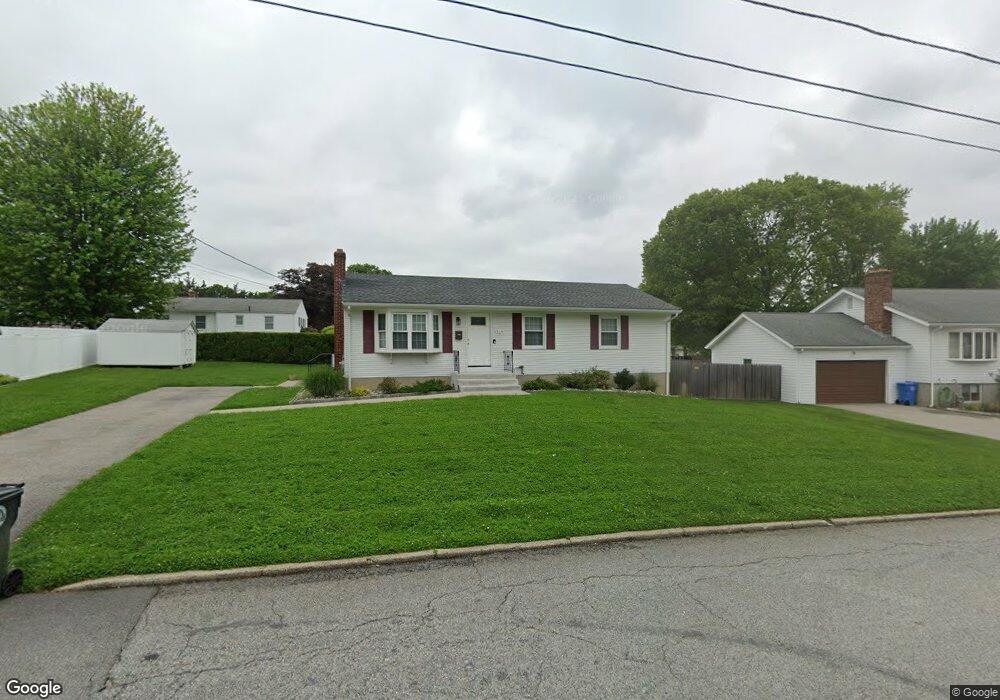 114 Birchwood Dr, Cranston, RI 02920 - photo 1