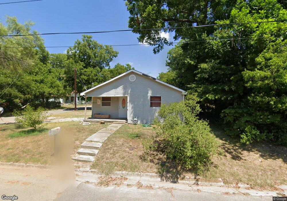1002 S Taylor St, Gainesville, TX 76240 - photo 1