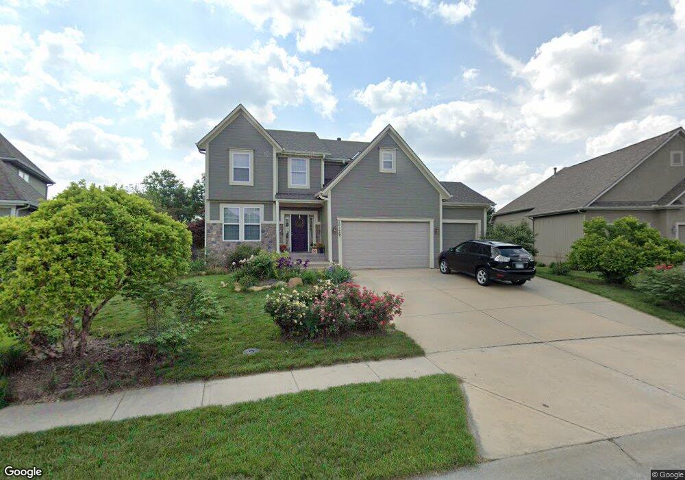 10129 Theden Cir, Lenexa, KS 66220 - photo 1