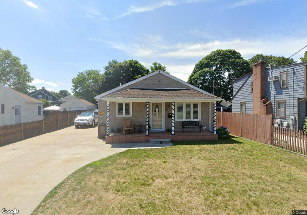 135 Flint St, Pawtucket, RI 02861 - photo 1