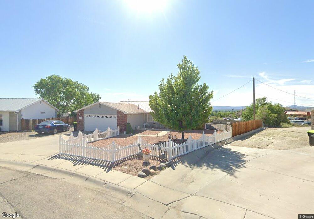 1308 Plumtree Cir, Bloomfield, NM 87413 - photo 1