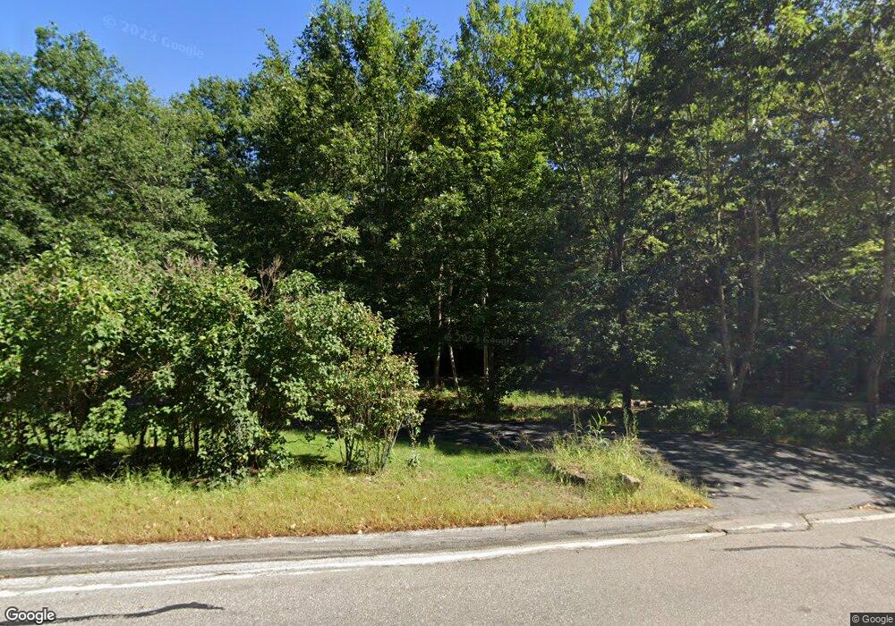 1212 Dunbarton Rd, Manchester, NH 03102 - photo 1