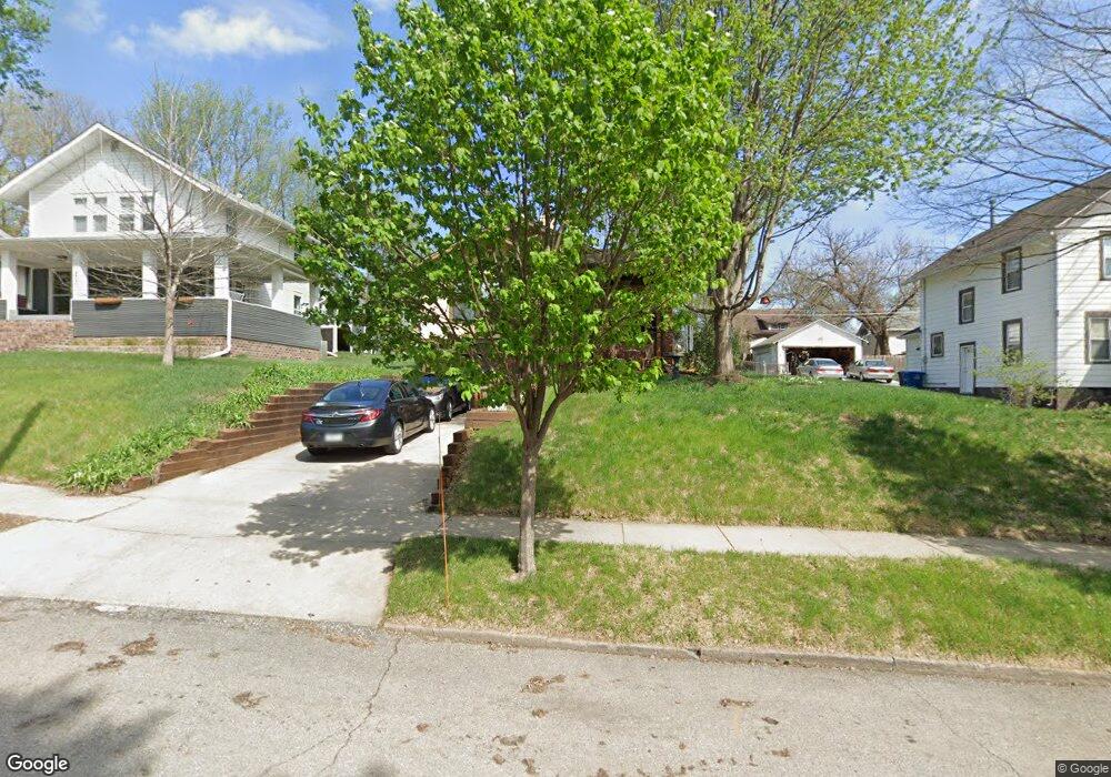 671 32nd St, Des Moines, IA 50312 - photo 1