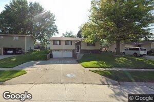 302 Oak Dr, Wayne, NE 68787