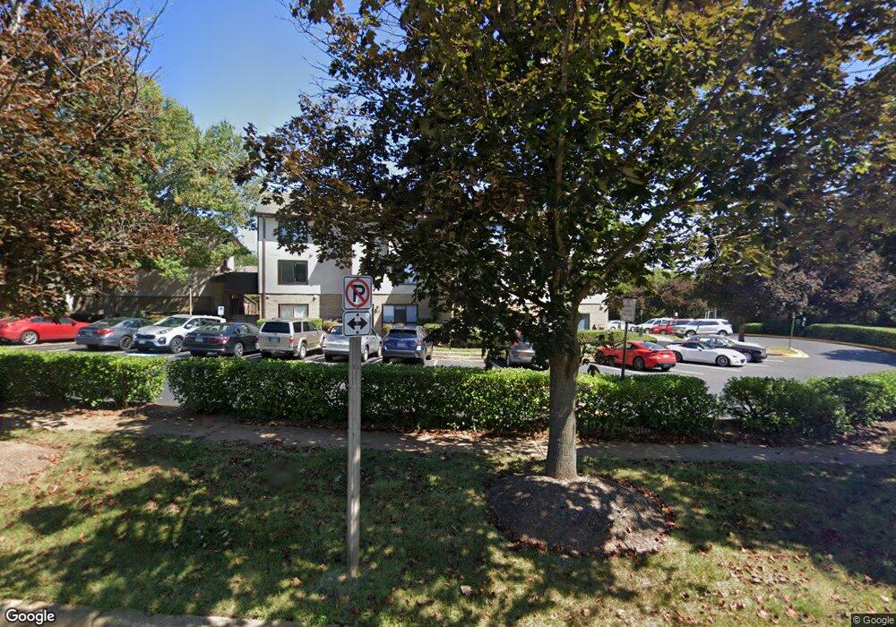 1763 Westwind Way unit 32, McLean, VA 22102 - photo 1