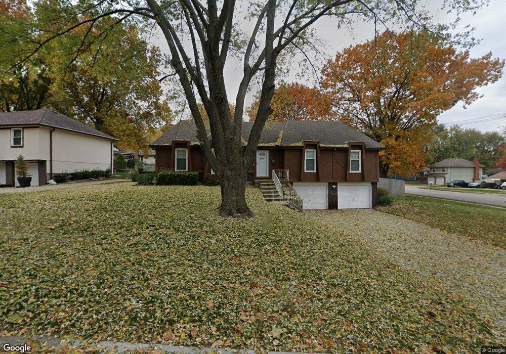 4700 Stearns Ln, Shawnee, KS 66203 - photo 1