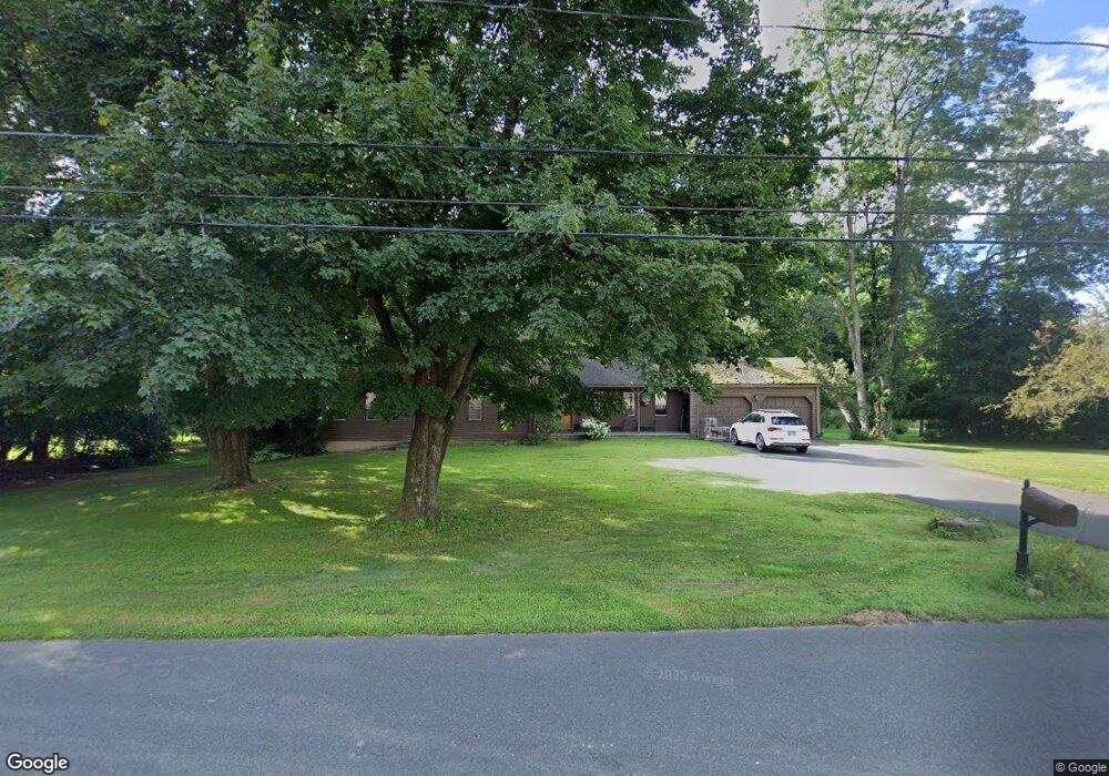 41 Holcomb St, Simsbury, CT 06070 - photo 1